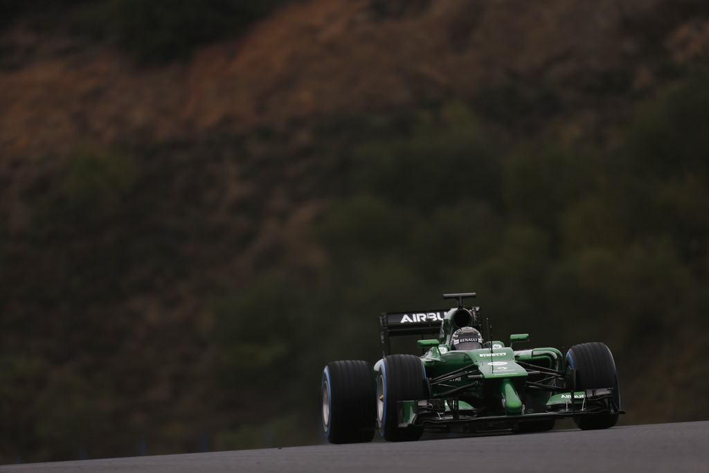 Kamui Kobayashi på vej rundt på den våde bane
(Foto: Caterham F1 Team)